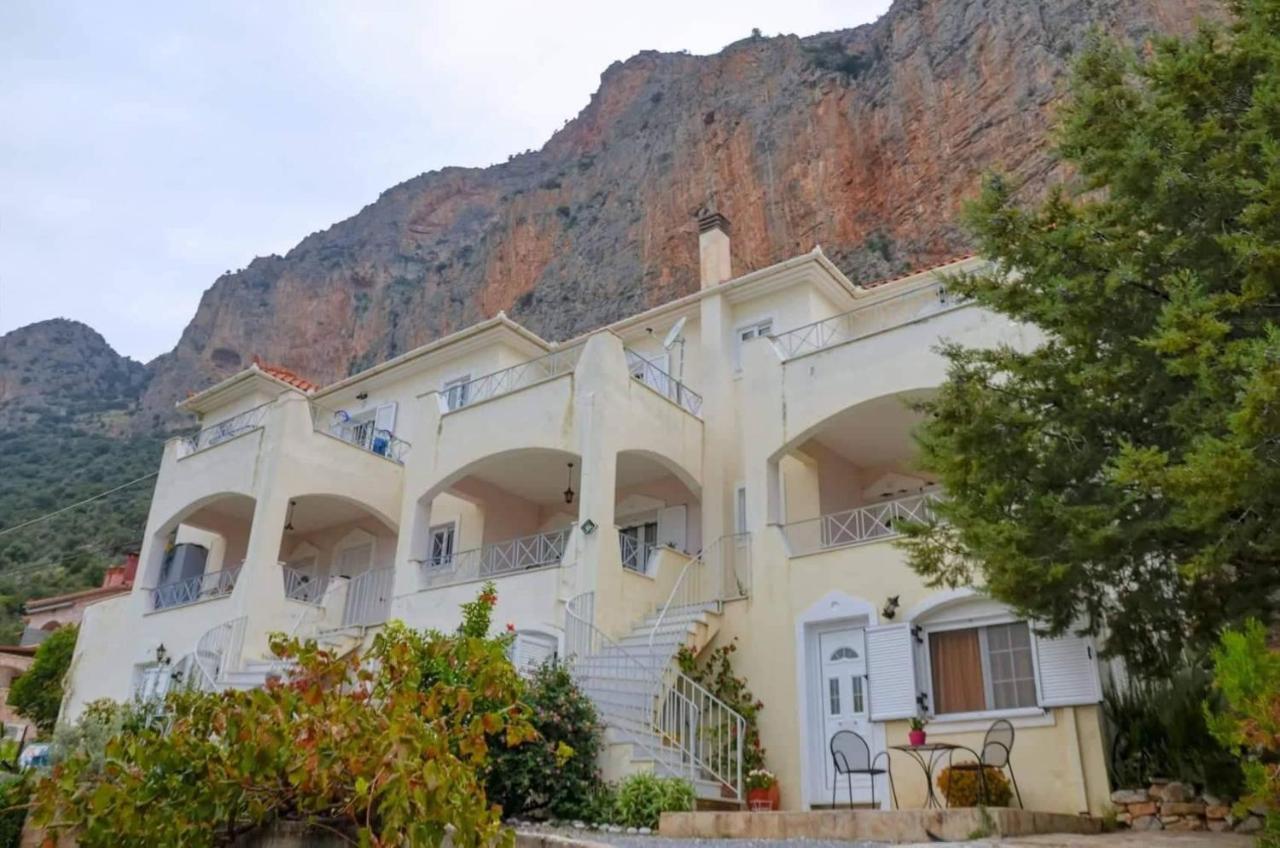 West Red Rock And View Leonidio Maisonette Studio ภายนอก รูปภาพ